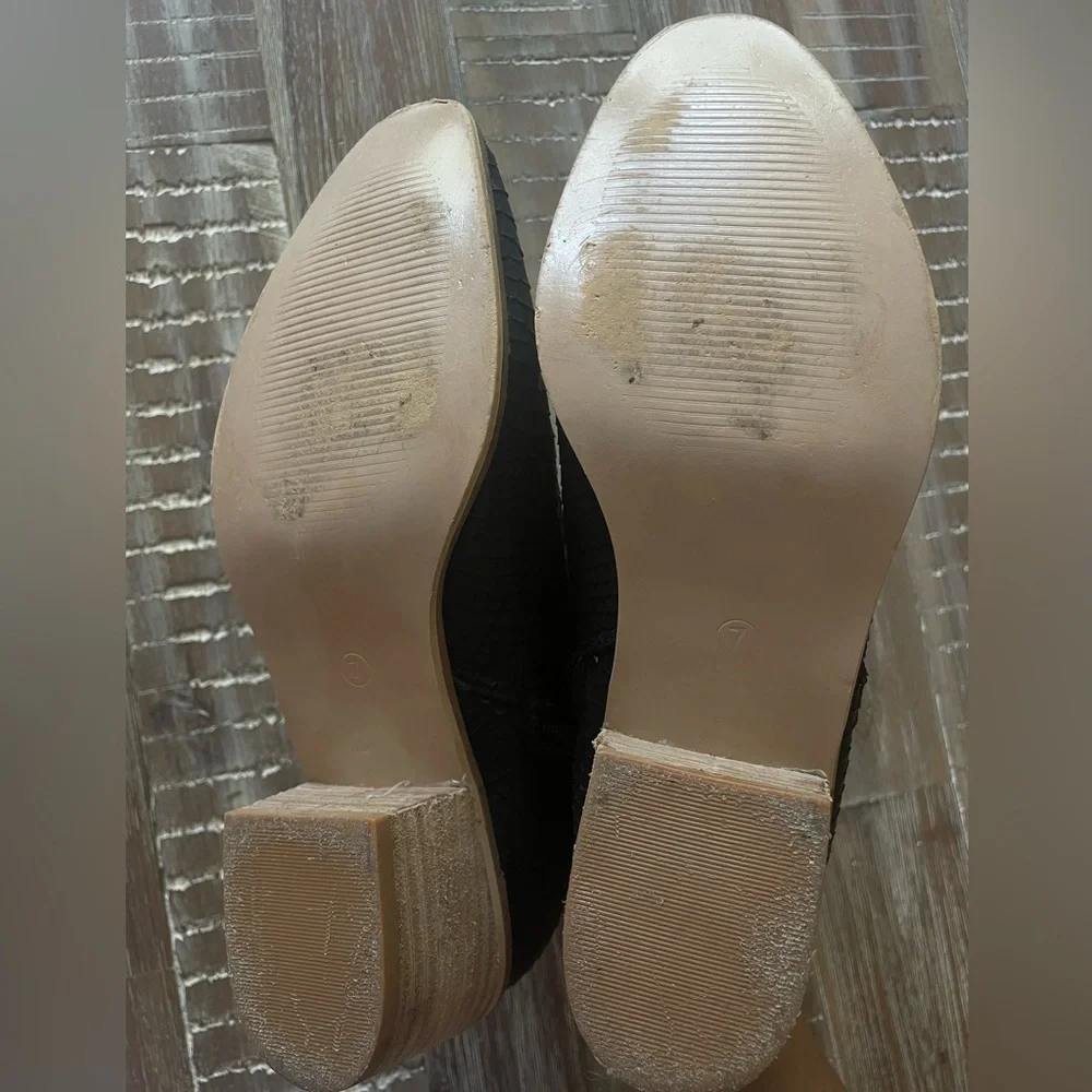 CCOCCI Black Faux Leather Python Snake Embossed Block Heel Ankle Zipper Bootie 7 - Picture 5 of 7